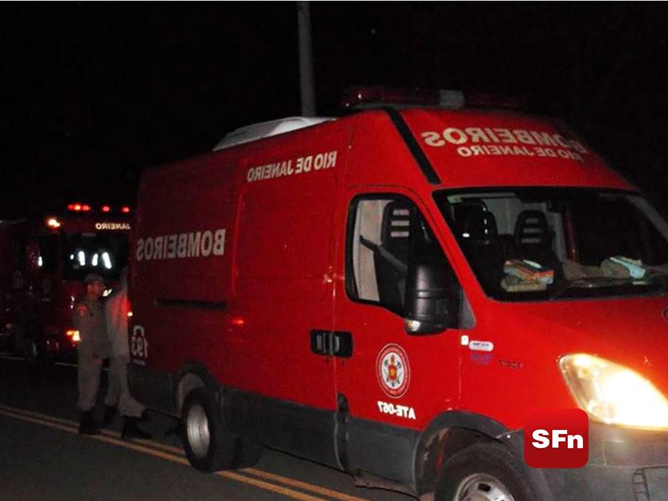 Casal fica ferido após carro capotar entre Cambuci e Pureza - SF Notícias